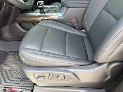 Used 2026 Chevrolet Silverado 1500 LT Trail Boss w/ Convenience Package II AWD/4WD image 19