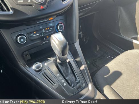 Used 2016 Ford Focus SE w/ SE Sport Package FWD image 19