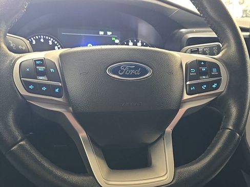 Certified 2022 Ford Explorer XLT image 15