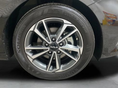 Used 2023 Kia Forte LXS FWD image 27