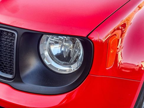 Used 2023 Jeep Renegade Trailhawk image 10