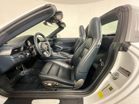 Used 2018 Porsche 911 Targa 4 GTS image 11