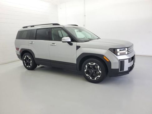 Used 2025 Hyundai Santa Fe SEL FWD image 4