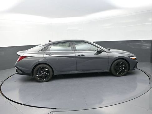New 2026 Hyundai Elantra SEL Sport Premium FWD image 9