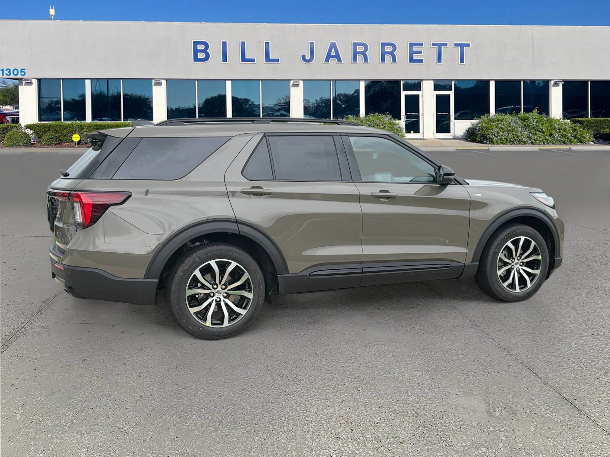 New 2027 Ford Explorer ST-Line RWD image 4