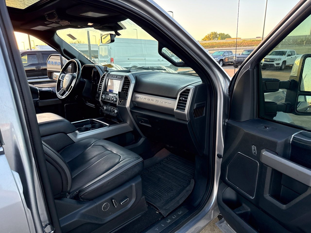 Used 2020 Ford F450 Platinum w/ FX4 Off-Road Package AWD/4WD image 14