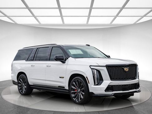 Used 2025 Cadillac Escalade ESV V AWD/4WD image 5