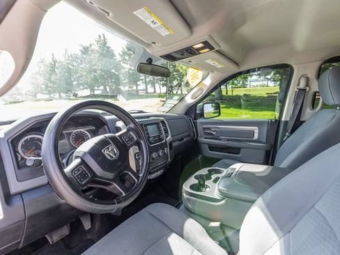 Used 2017 RAM 1500 Classic SLT AWD/4WD image 9