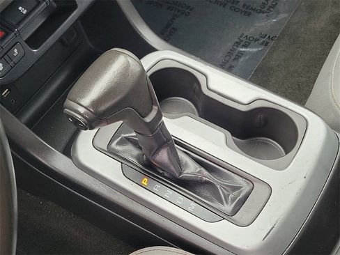 Used 2015 Chevrolet Colorado LT w/ Luxury Package image 12