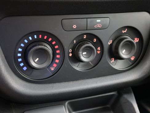 Used 2022 RAM ProMaster City Tradesman FWD image 22