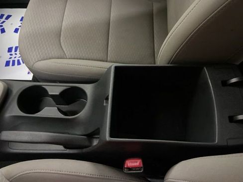 Used 2019 Hyundai Elantra SE image 37