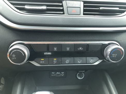 Used 2022 Nissan Altima 2.5 SV image 29