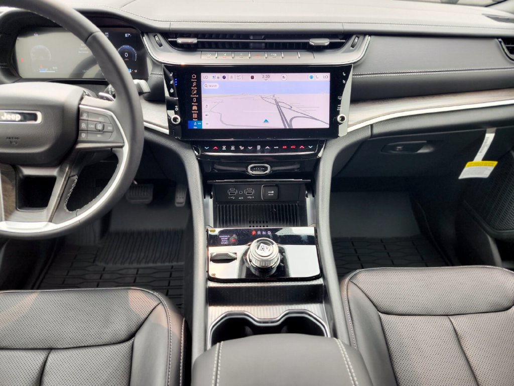 New 2026 Jeep Grand Cherokee Limited AWD/4WD image 14