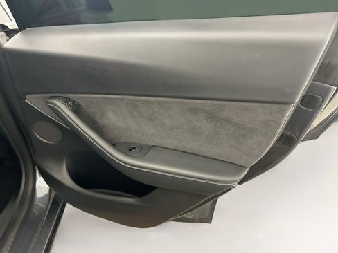 Used 2022 Tesla Model Y Performance AWD/4WD image 33