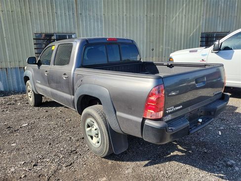 Used 2014 Toyota Tacoma PreRunner w/ Convenience Package image 3