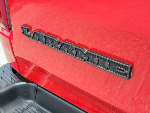 Used 2022 RAM 1500 Laramie AWD/4WD image 6