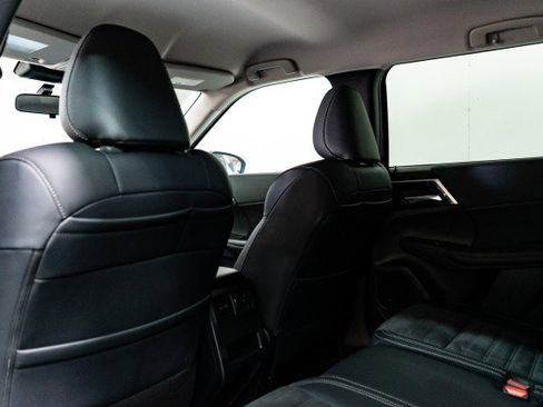 New 2025 Mitsubishi Outlander SE image 20