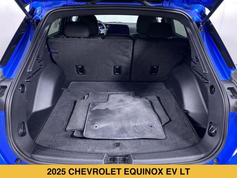 Certified 2025 Chevrolet Equinox EV LT FWD image 13