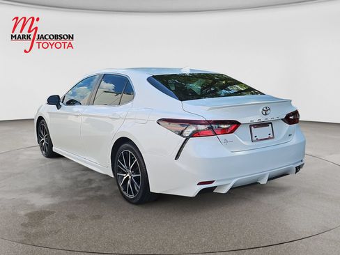 Used 2023 Toyota Camry SE FWD image 14