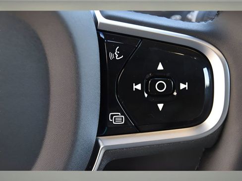 Certified 2025 Volvo XC90 T8 Plus w/ Protection Package Premier image 26