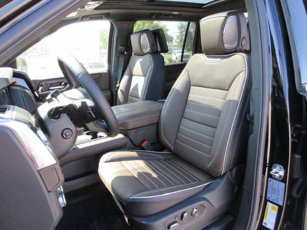 New 2026 GMC Yukon XL Denali Ultimate AWD/4WD image 9