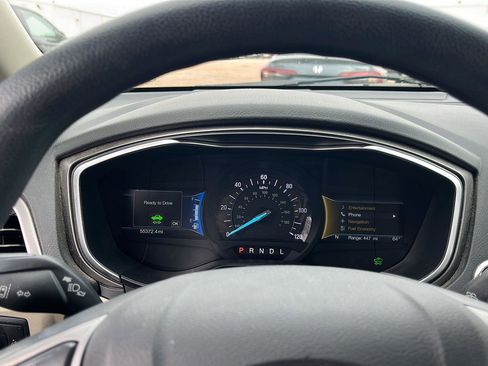 Used 2019 Ford Fusion SE image 12