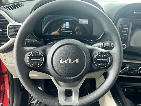 Used 2022 Kia Soul LX FWD image 17