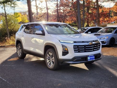 New 2026 Chevrolet Equinox LT w/ Convenience Package II image 7