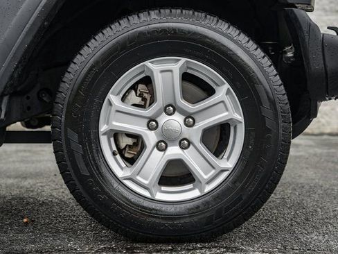 Used 2022 Jeep Wrangler Unlimited Sport image 27