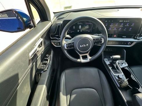 Used 2024 Kia Sportage EX image 13