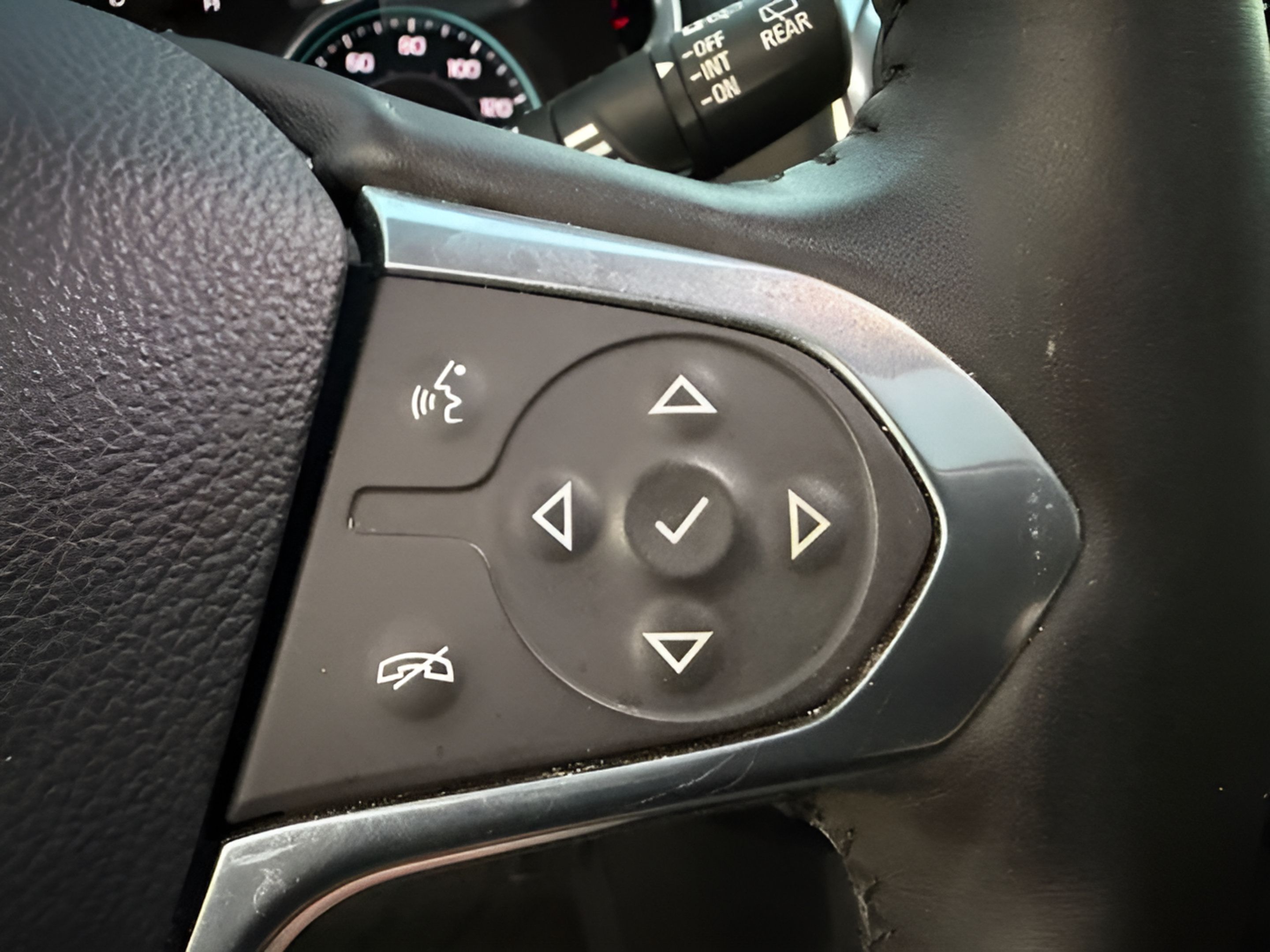 Used 2020 Chevrolet Traverse Premier w/ Redline Edition AWD/4WD image 16