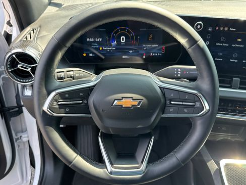 Used 2026 Chevrolet Equinox LT FWD image 13