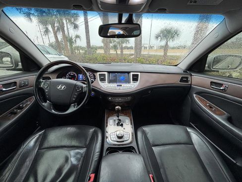 Used 2009 Hyundai Genesis 4.6 w/ Technology Pkg 5 image 9