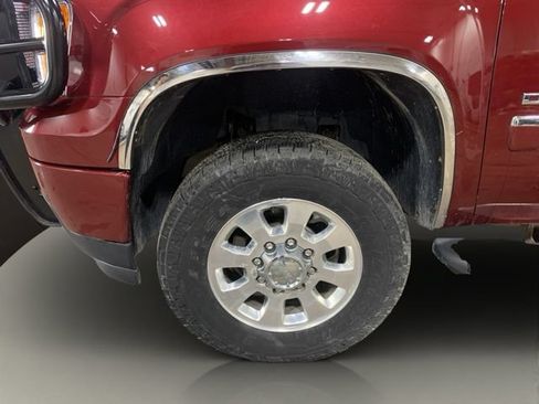 Used 2013 GMC Sierra 3500 Denali w/ Suspension Package, Off-Road AWD/4WD image 19