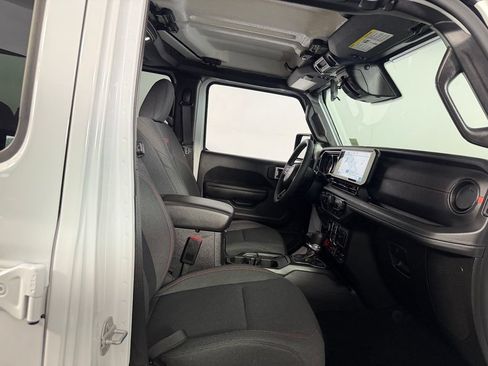 Certified 2025 Jeep Wrangler Unlimited Rubicon w/ Convenience Group AWD/4WD image 30