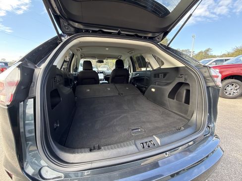 Used 2024 Ford Edge SE w/ Black Appearance Package image 24