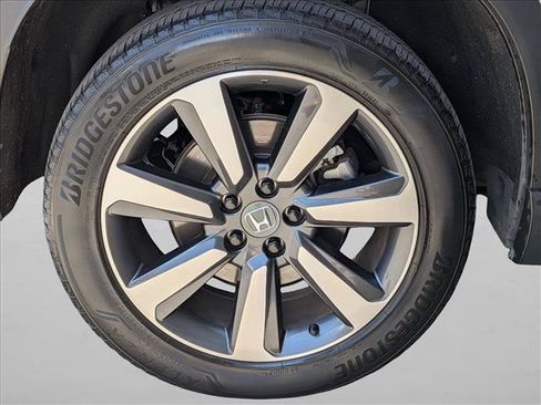 Used 2025 Honda Pilot Touring image 23