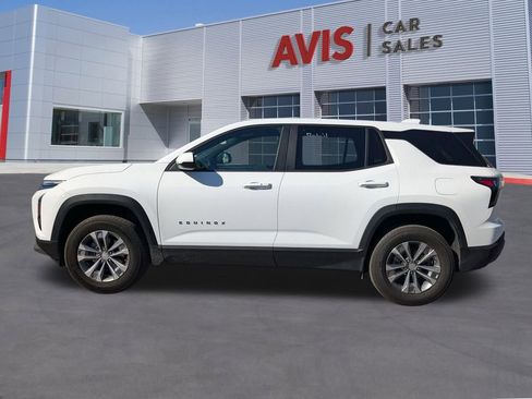 Used 2025 Chevrolet Equinox LT image 2