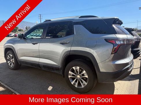 Used 2025 Chevrolet Equinox LT w/ Convenience Package II FWD image 4