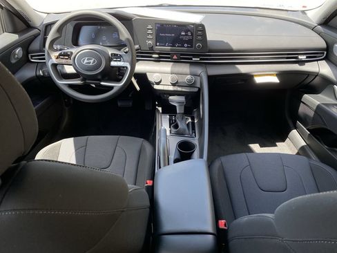 New 2026 Hyundai Elantra SE FWD image 13