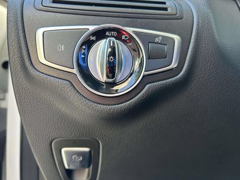 Used 2017 Mercedes-Benz GLC 300 4MATIC image 21