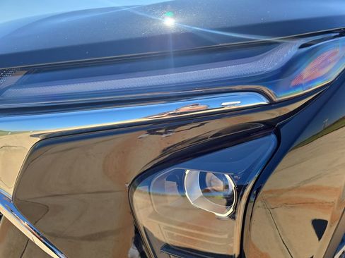 Used 2025 Chevrolet Trax LT w/ LT Convenience Package image 32