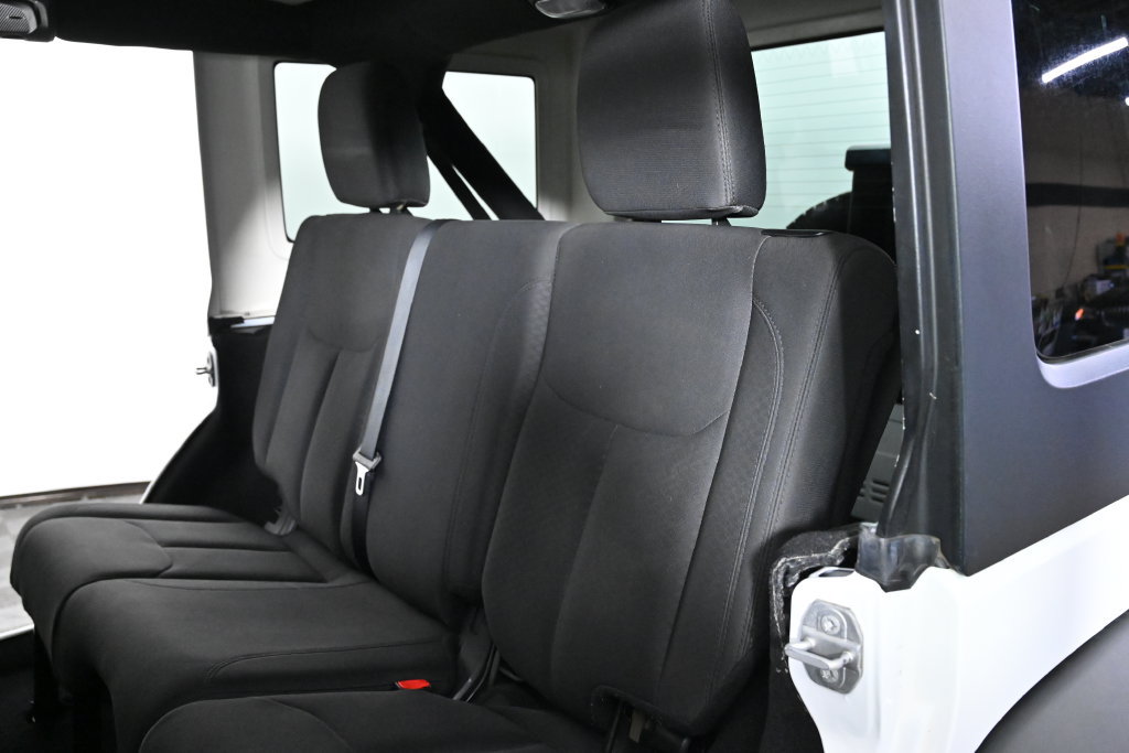 Used 2018 Jeep Wrangler Unlimited Sport S AWD/4WD image 22
