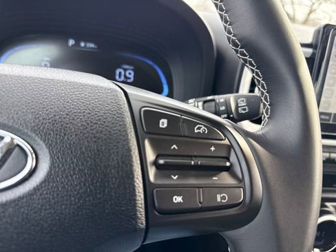 Certified 2025 Hyundai Venue Limited image 25