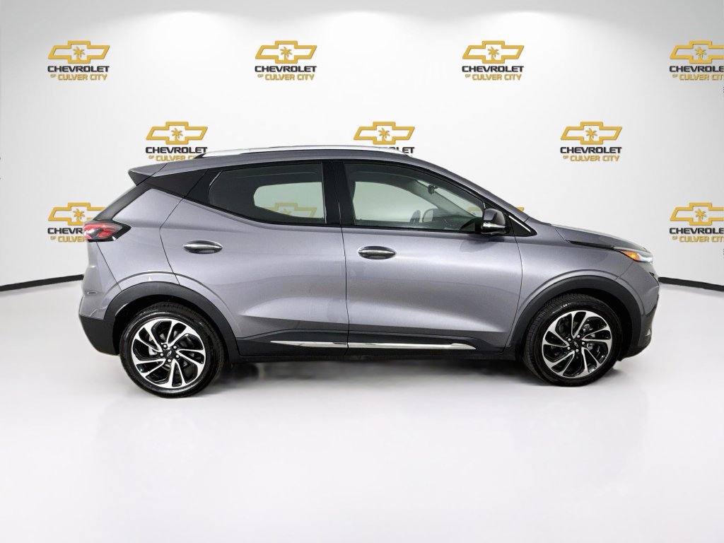 Used 2023 Chevrolet Bolt EUV Premier w/ Super Cruise Package FWD image 9