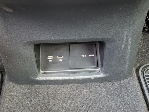 Used 2024 Volkswagen Atlas SE FWD image 16