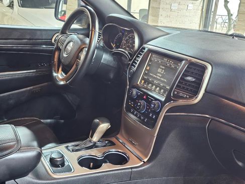 Used 2017 Jeep Grand Cherokee Limited AWD/4WD image 14