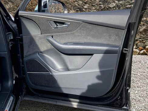 Used 2022 Audi SQ7 Premium Plus w/ SQ7 Executive Package image 22