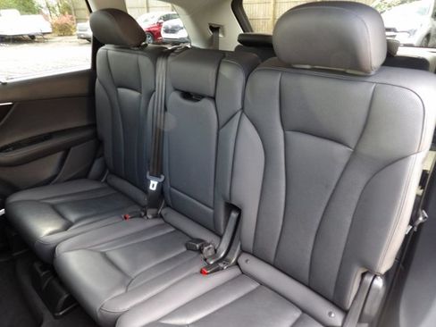 Used 2023 Audi Q7 3.0T Premium Plus AWD/4WD image 24