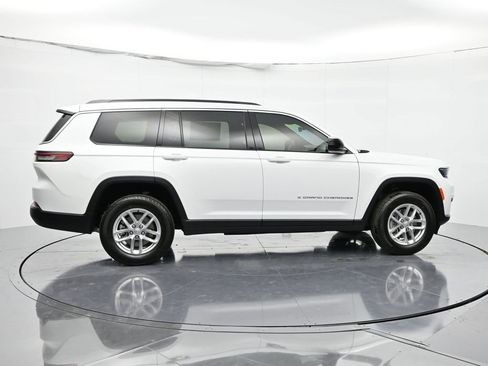 New 2025 Jeep Grand Cherokee L Laredo image 4